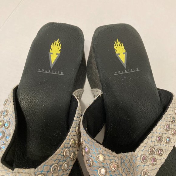 Volatile Rhinestone Thong Sandals Flip Flops Gray - Picture 7 of 9